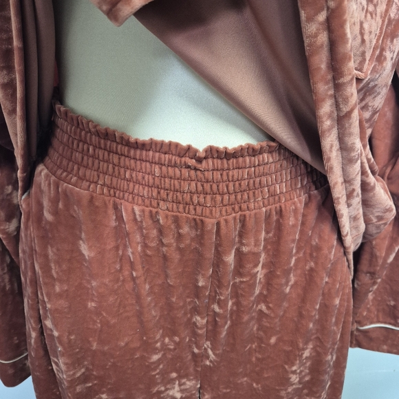 Aerie Crushed Velvet Pink Pajama Set Size XL - Picture 5 of 16